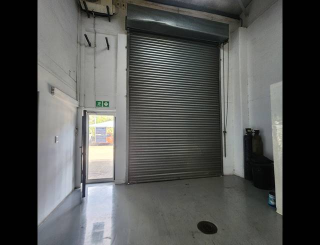 906M² WAREHOUSE TO LET IN GLEN ANIL
